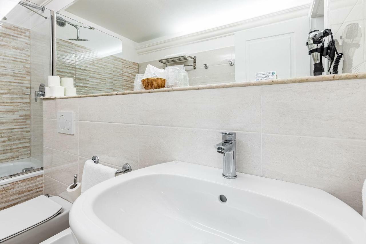 Residenza Alessandra フィレンツェ エクステリア 写真